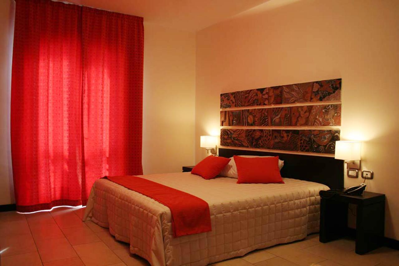 Hotel Al Ritrovo Castelluzzo Bagian luar foto