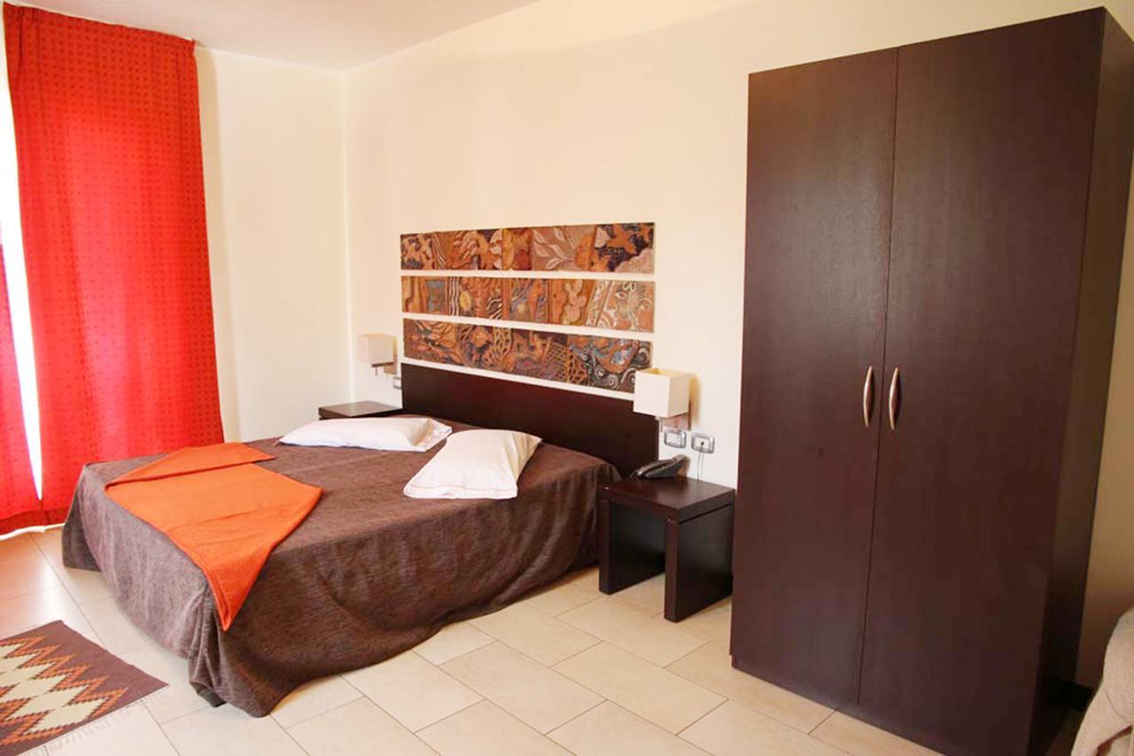 Hotel Al Ritrovo Castelluzzo Bagian luar foto