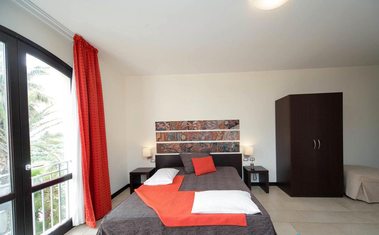 Hotel Al Ritrovo Castelluzzo Bagian luar foto