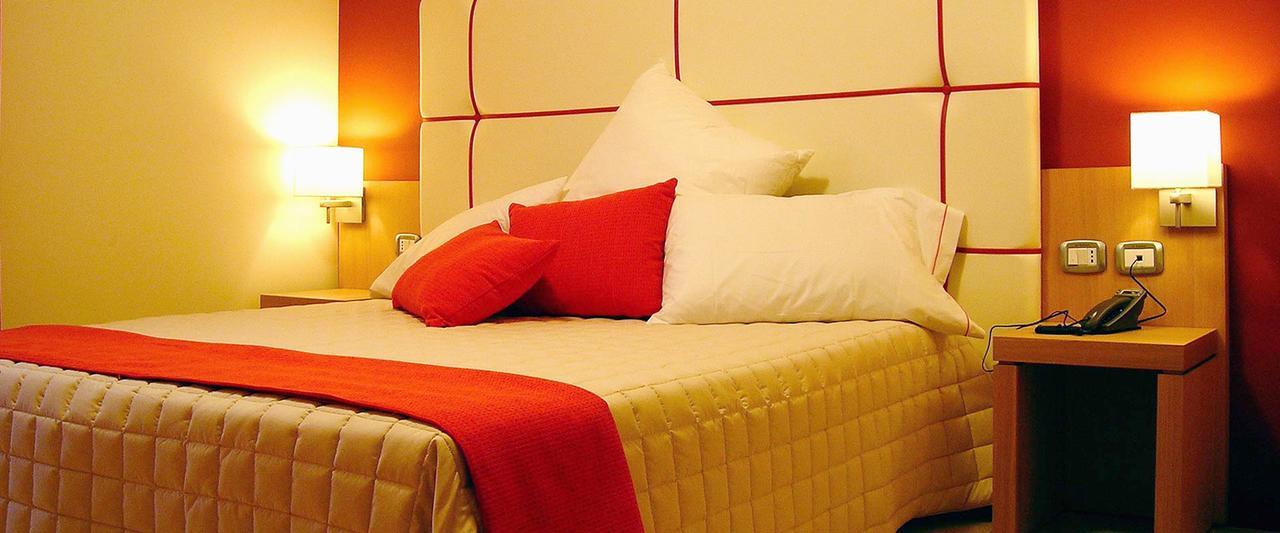 Hotel Al Ritrovo Castelluzzo Bagian luar foto