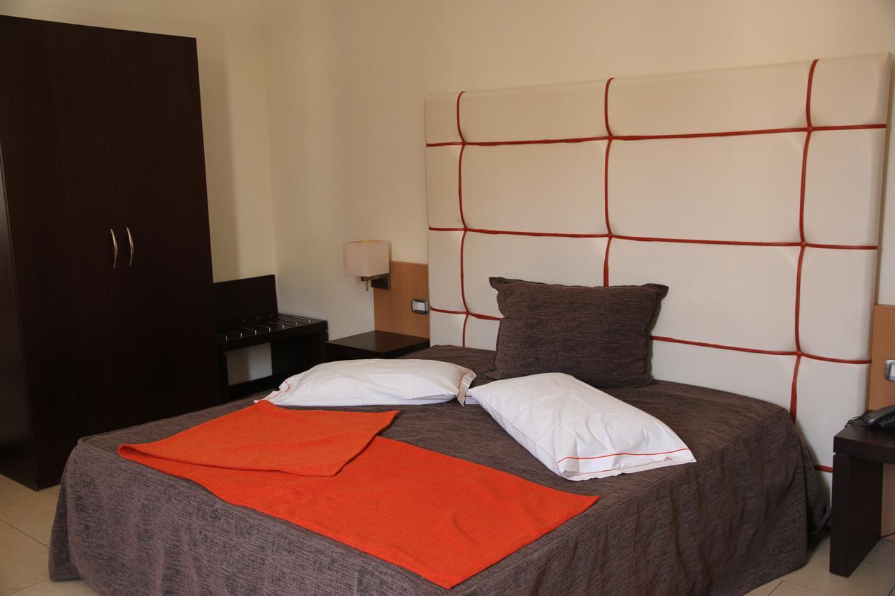 Hotel Al Ritrovo Castelluzzo Bagian luar foto